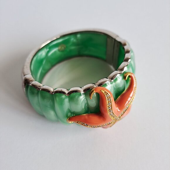 New Angelique De Paris gold plated starfish green bangle bracelet. - Picture 3 of 17